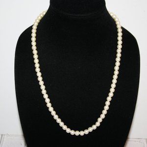 🤍 Vintage White Pearl Necklace · 24" · Classic Faux Pearl Strand ✨